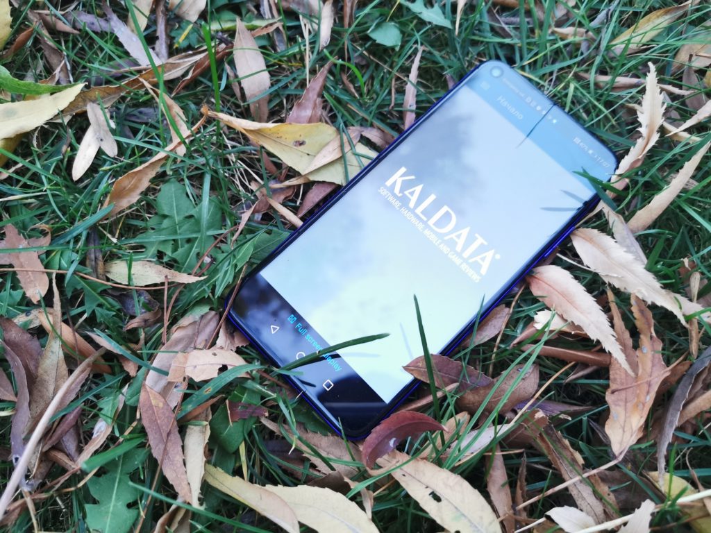 Ревю на Huawei nova 5T – флагман с цена на среден клас смартфон