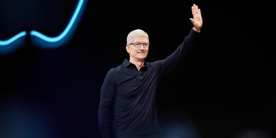 Акциите на Apple за първи път поскъпнаха до над 0