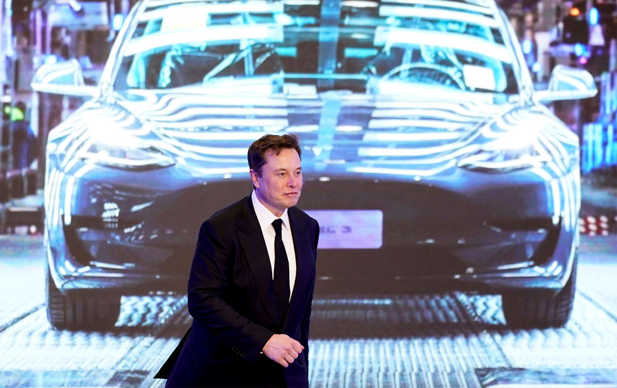 „Мъск бе в долината на смъртта и оцеля“ или защо акциите на Tesla за три месеца поскъпнаха с 300%