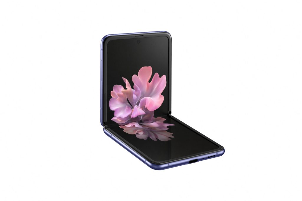 Samsung Galaxy Z Flip вече официално се предлага в България – вижте цената