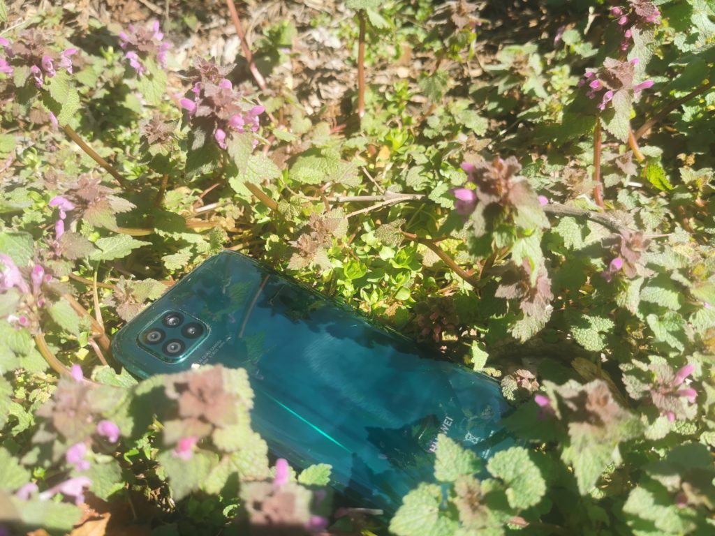 Ревю на Huawei P40 Lite – в среден клас по цена, във висок по дизайн и възможности