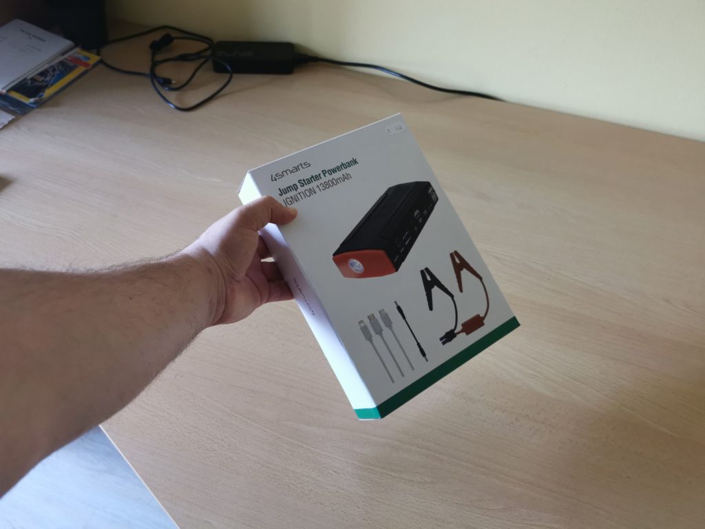 Ток за лаптоп, таблет, смартфон и лек автомобил: 4smarts JumpStarter Power Bank IGNITION 13800 mAh