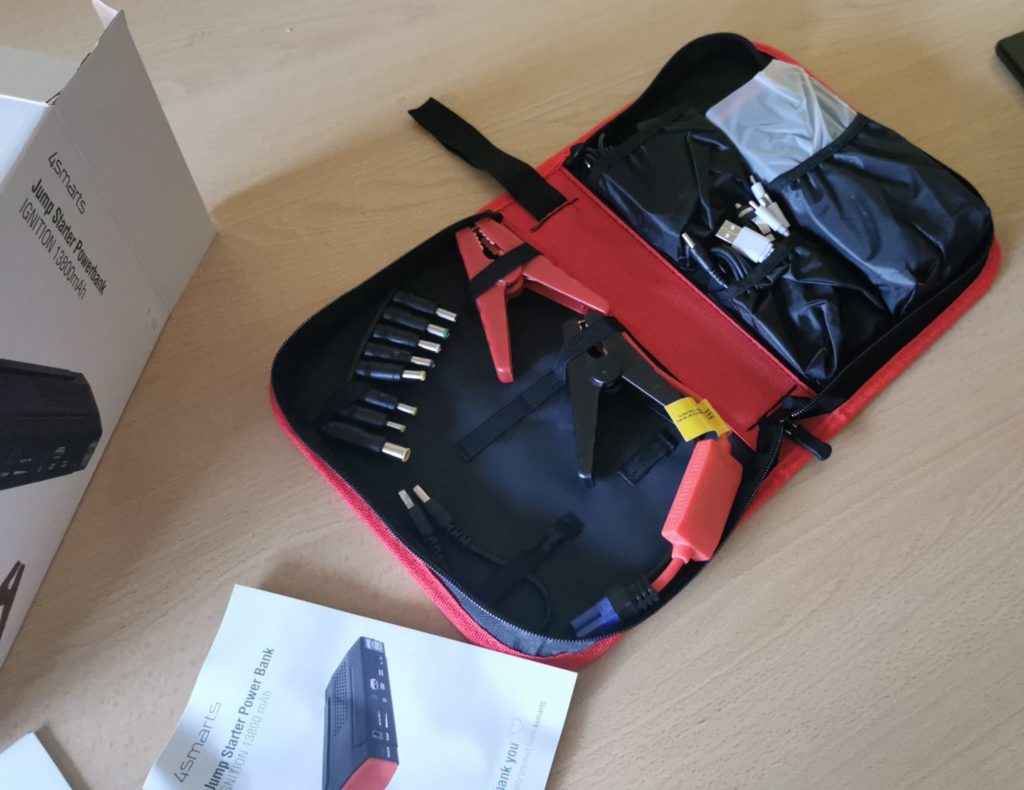 Ток за лаптоп, таблет, смартфон и лек автомобил: 4smarts JumpStarter Power Bank IGNITION 13800 mAh