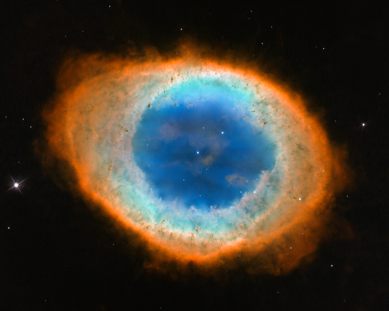 30 изумителни изображения на телескопа Hubble по повод 30 години от изстрелването му (галерия)