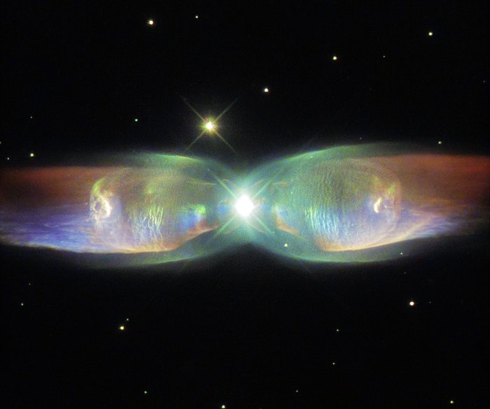 30 изумителни изображения на телескопа Hubble по повод 30 години от изстрелването му (галерия)