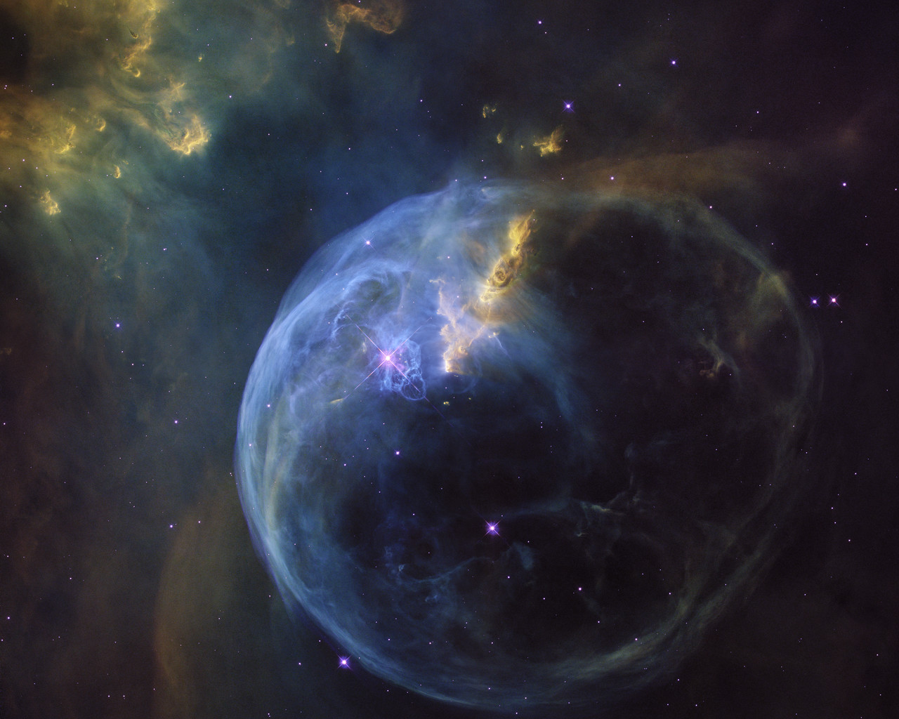 30 изумителни изображения на телескопа Hubble по повод 30 години от изстрелването му (галерия)