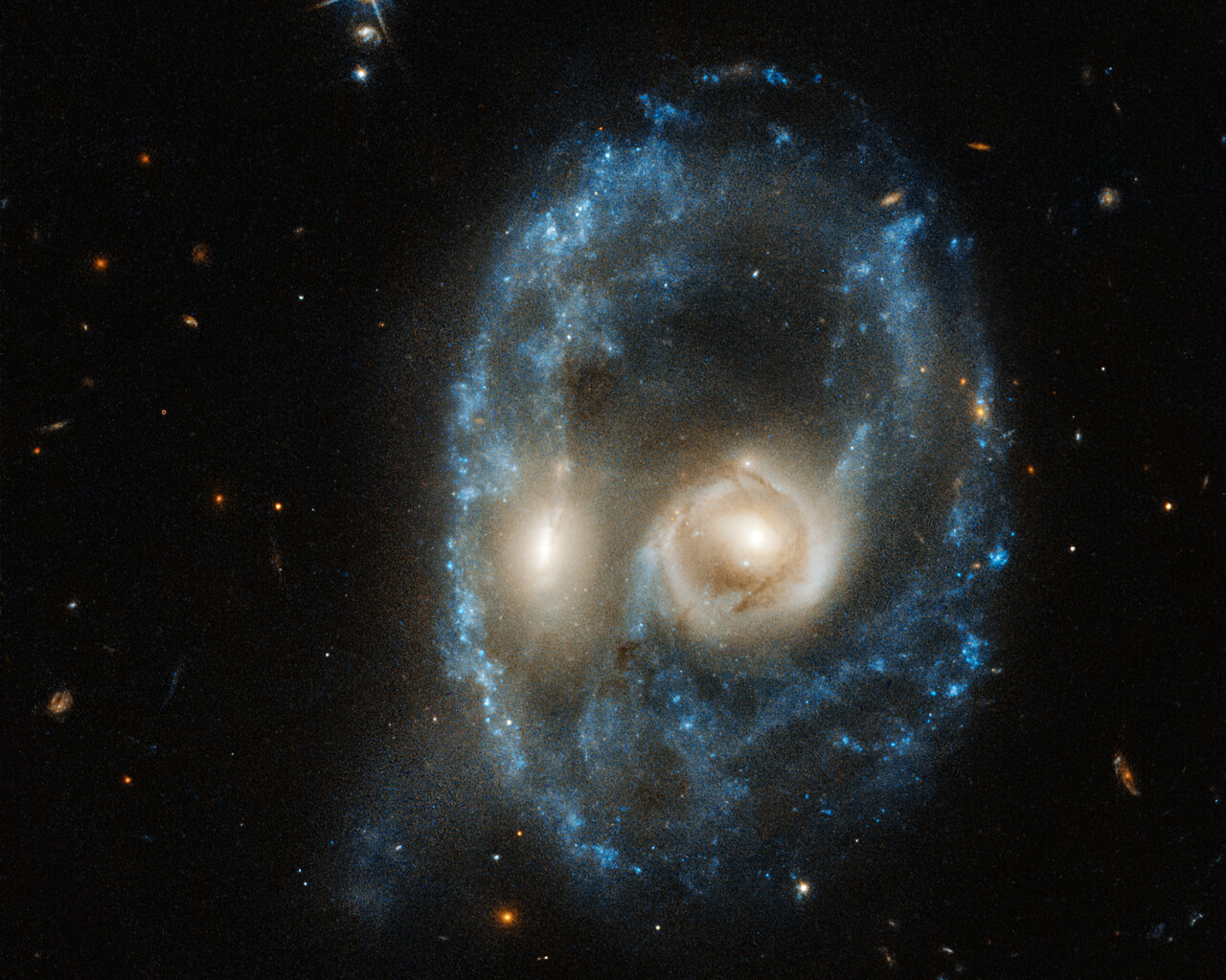 30 изумителни изображения на телескопа Hubble по повод 30 години от изстрелването му (галерия)