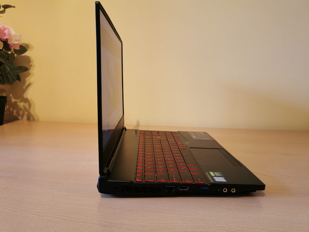 Ревю на геймърския лаптоп MSI GL65