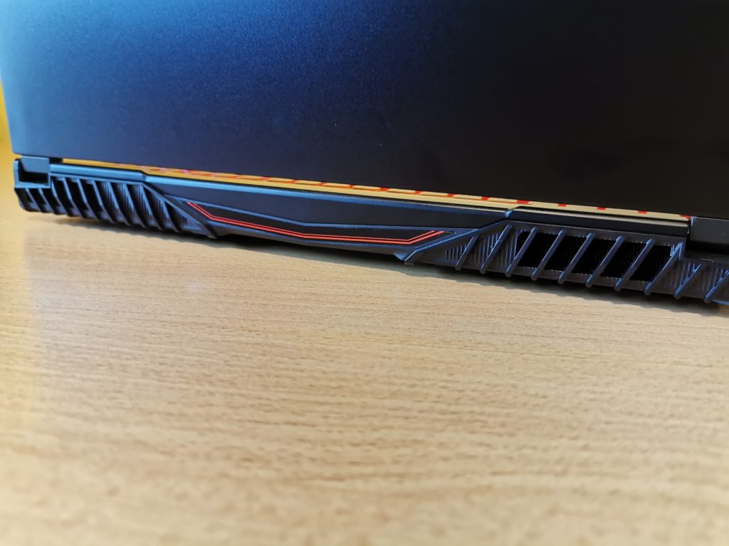 Ревю на геймърския лаптоп MSI GL65