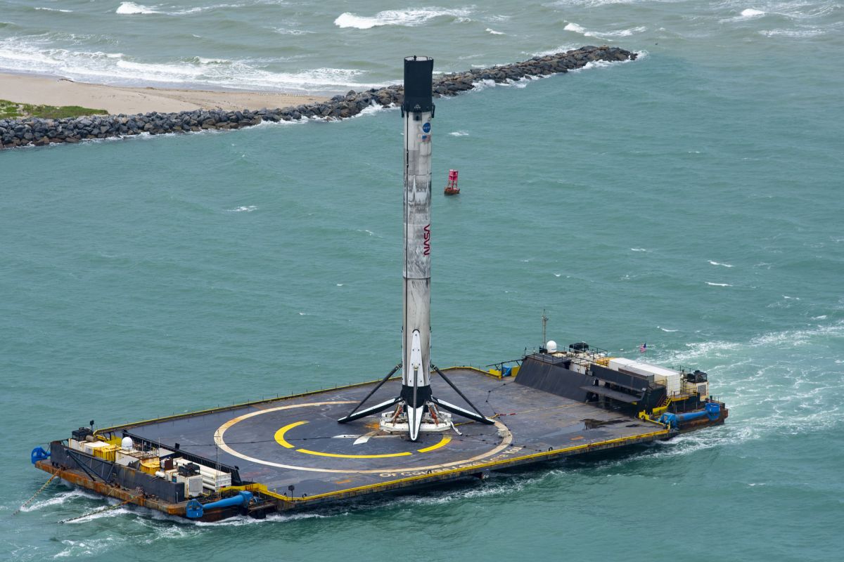 SpaceX използва Linux и обикновени х86 процесори във Falcon 9