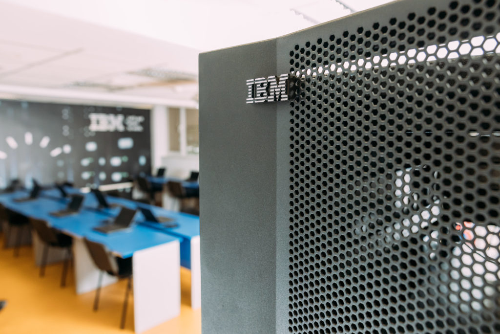 IBM България и Университетът по библиотекознание и информационни технологии стартират проекта “Tech Lab: Go Tech with IBM“
