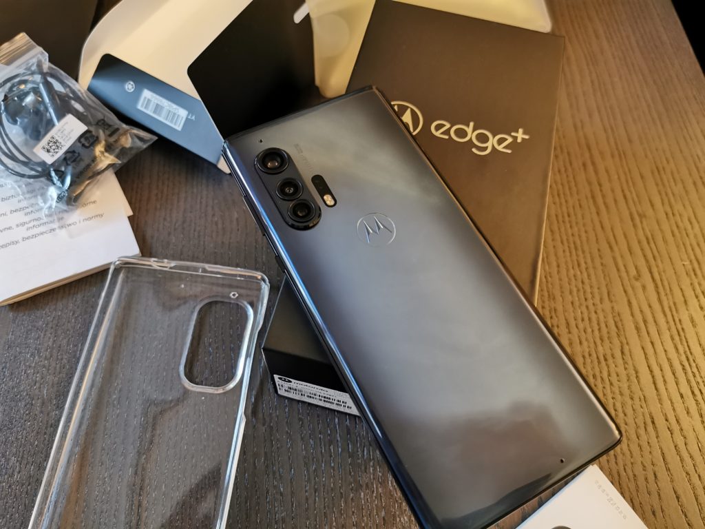 Заслужаваше ли си чакането: Motorola Edge+