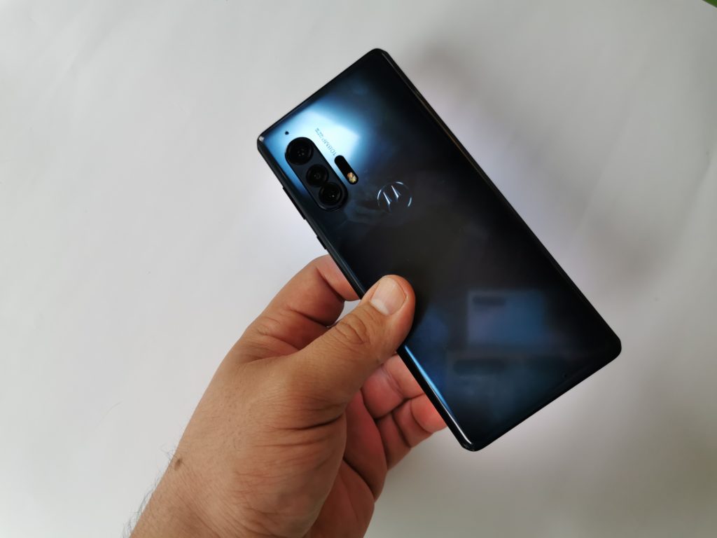 Заслужаваше ли си чакането: Motorola Edge+