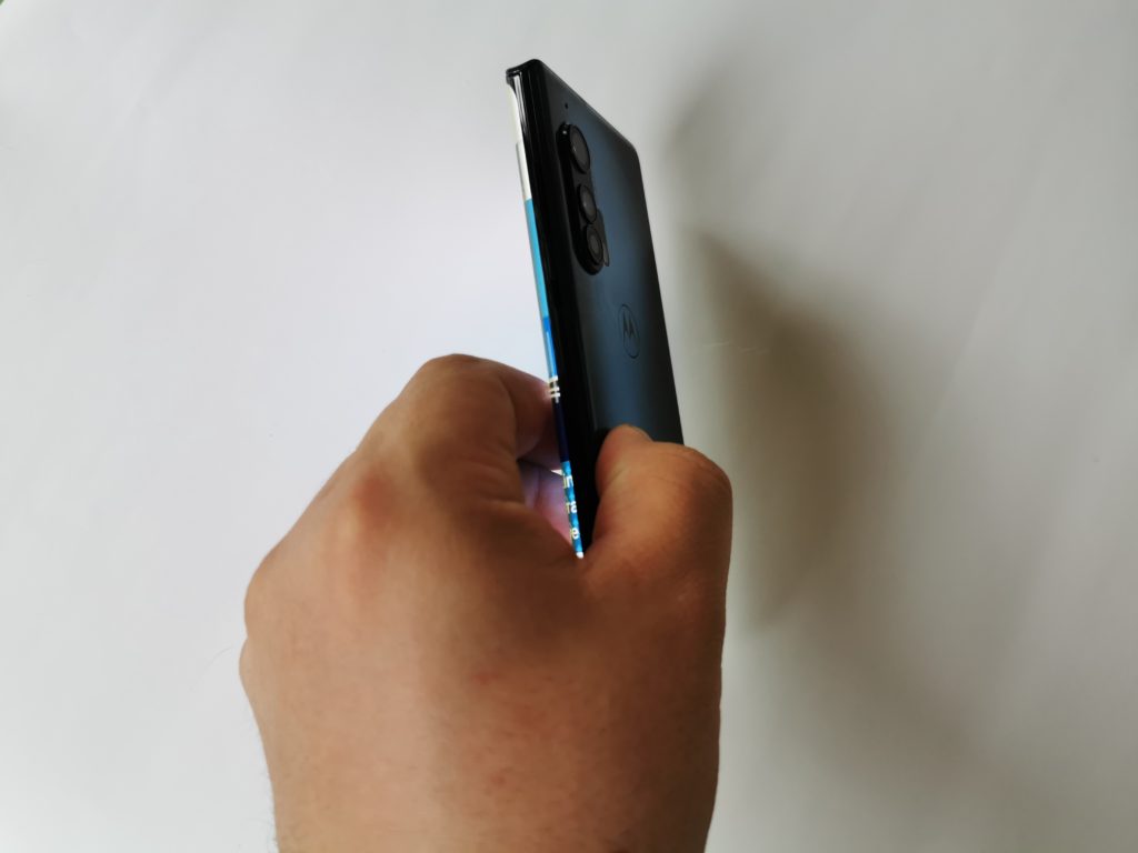 Заслужаваше ли си чакането: Motorola Edge+