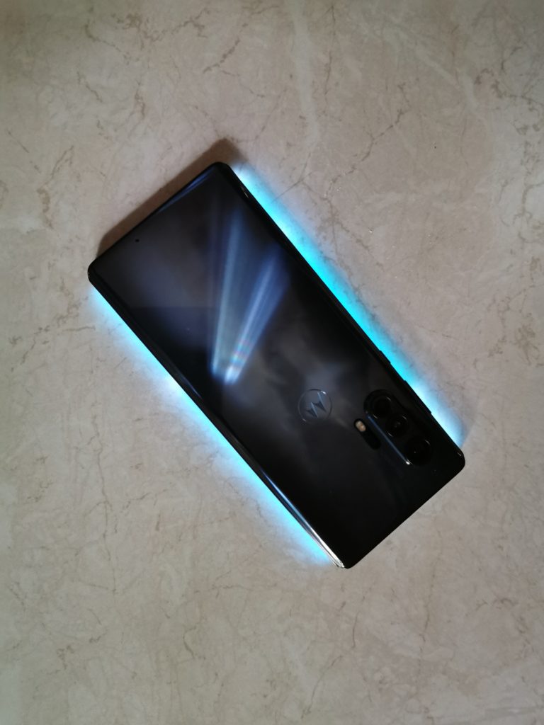 Заслужаваше ли си чакането: Motorola Edge+