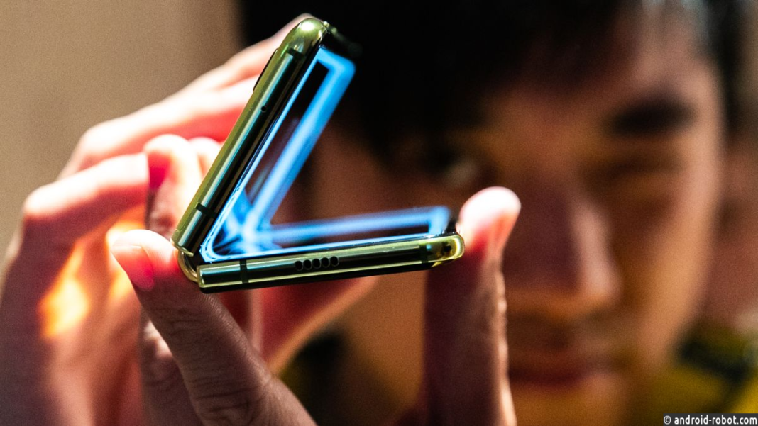 Samsung разработва нова акумулаторна технология за сгъваемите устройства