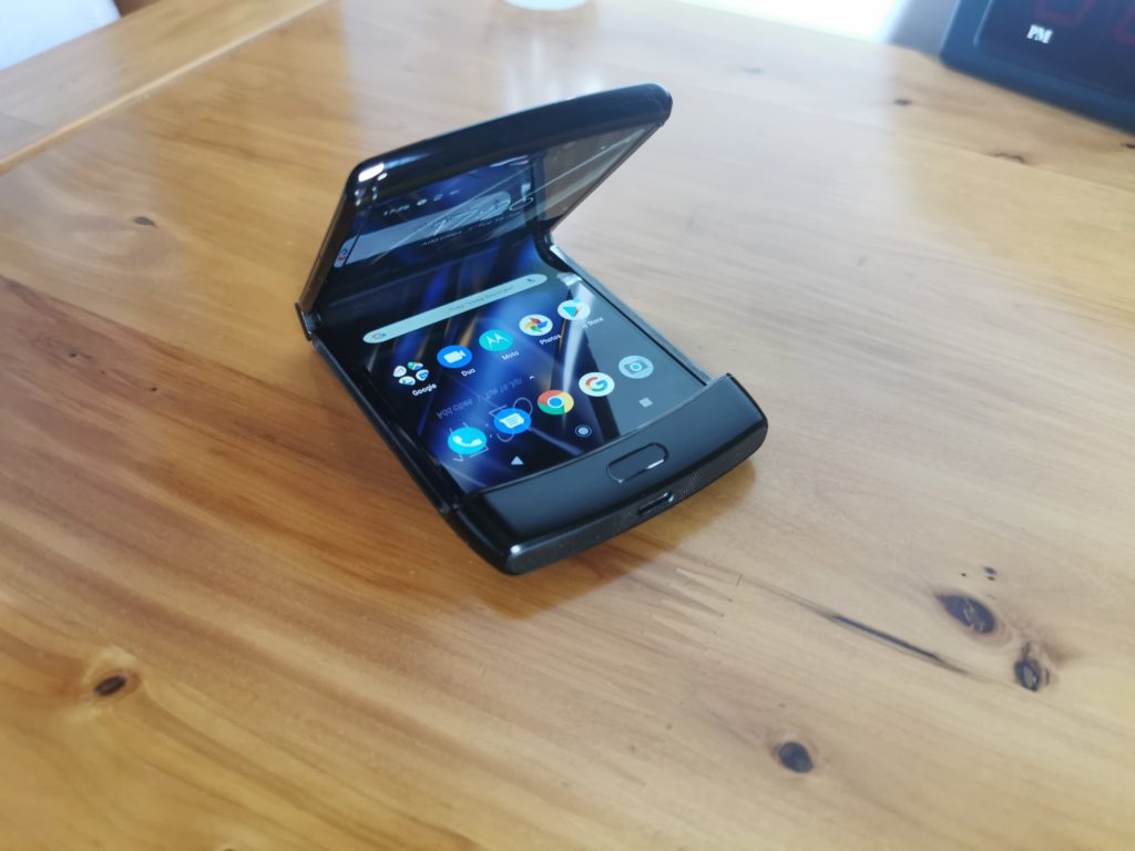 Moto razr – наследник на легенда
