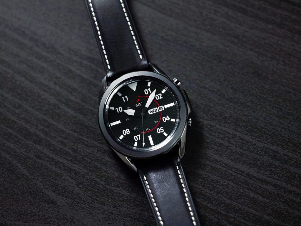 Samsung стартира продажбите на Galaxy Watch3