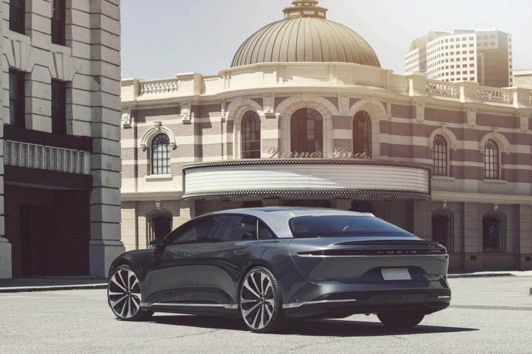 Електромобилът Lucid Air за една минута зареждане получава над 30 км пробег