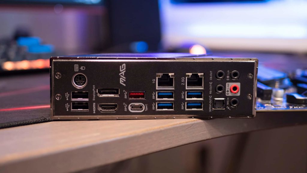 Получихме и отваряме първи MSI MAG Z490 Tomahawk
