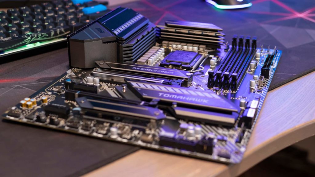 Получихме и отваряме първи MSI MAG Z490 Tomahawk