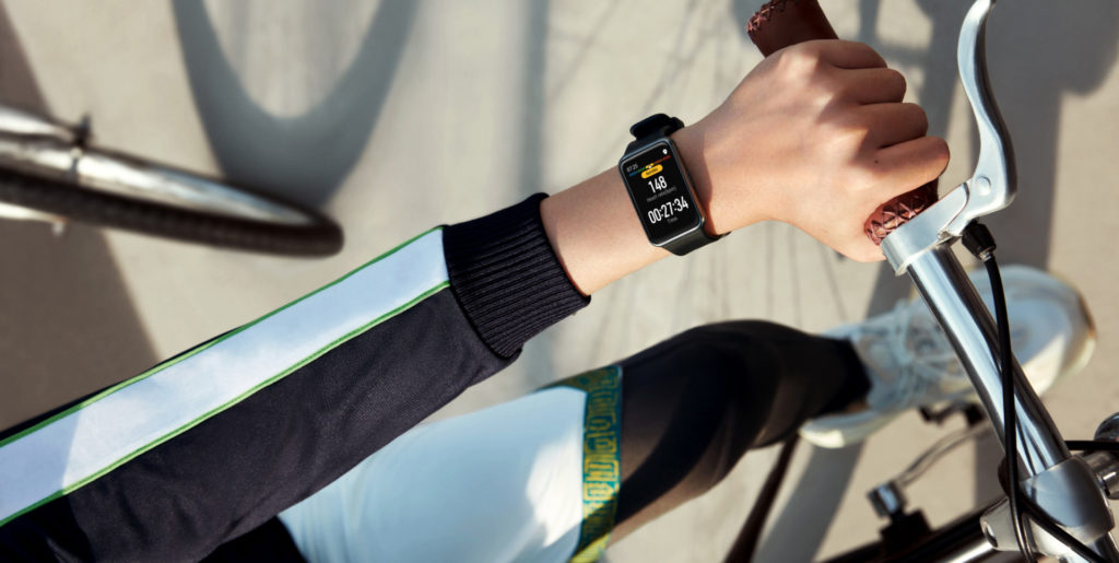 Ревю на Huawei Watch Fit: умно и достъпно решение между фитнес гривна и часовник