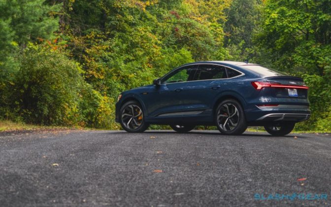 Audi e-tron Sportback 2021 – колата от бъдещето, която не отхвърля традициите