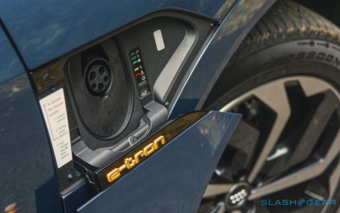 Audi e-tron Sportback 2021 – колата от бъдещето, която не отхвърля традициите