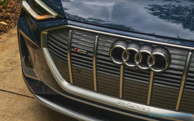 Audi e-tron Sportback 2021 – колата от бъдещето, която не отхвърля традициите