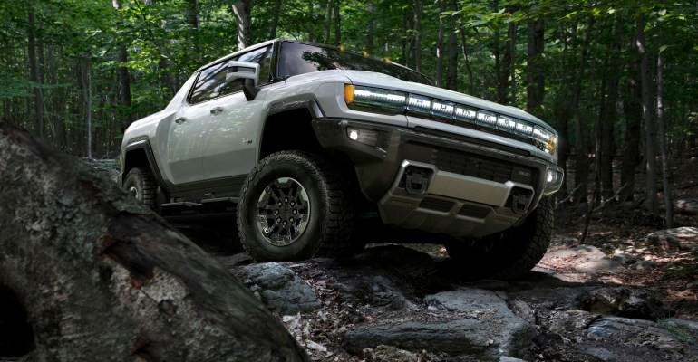 Официален анонс на електрическия пикап GMC Hummer EV: три двигателя с мощност 1000 конски сили