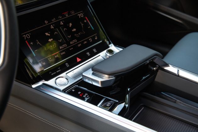 Audi e-tron Sportback 2021 – колата от бъдещето, която не отхвърля традициите