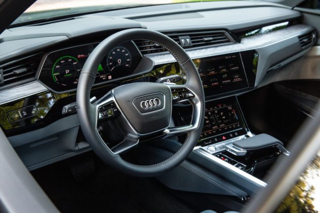 Audi e-tron Sportback 2021 – колата от бъдещето, която не отхвърля традициите