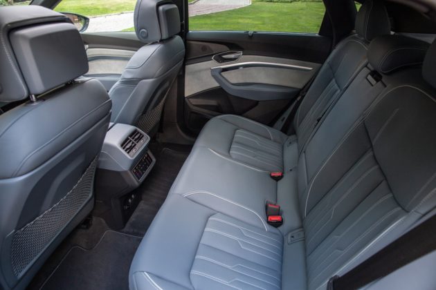 Audi e-tron Sportback 2021 – колата от бъдещето, която не отхвърля традициите