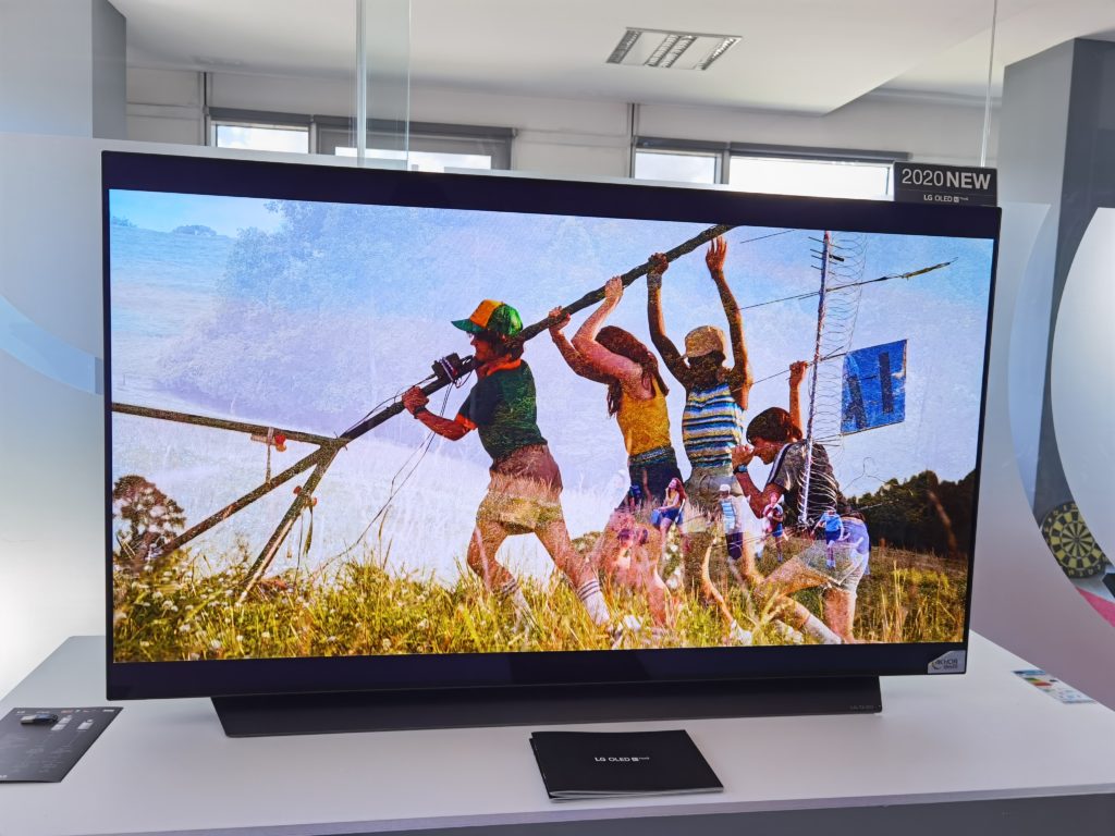 Ревю на LG OLED55CX – премиум функциите и възможностите стават по-достъпни