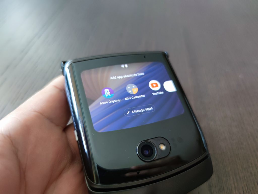 Ревю на Motorola Razr 5G – комбинация от класика и бъдеще