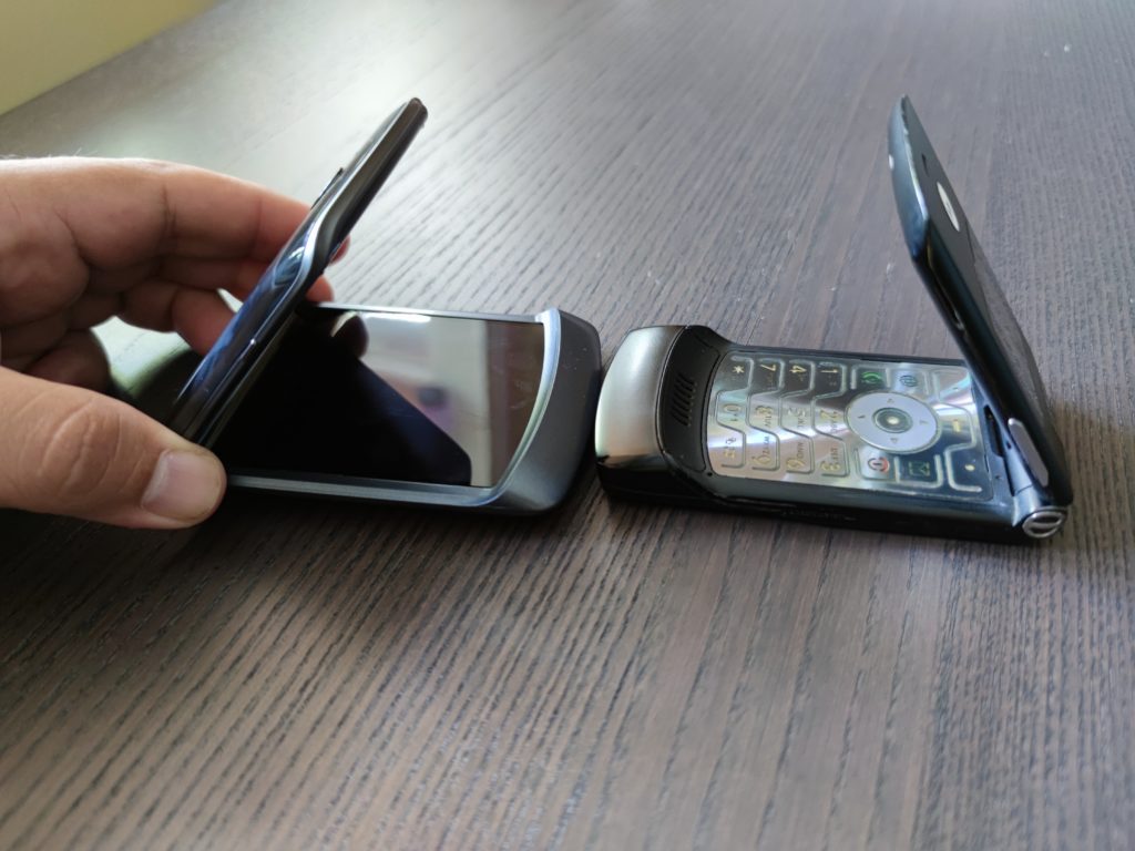 Ревю на Motorola Razr 5G – комбинация от класика и бъдеще