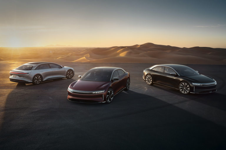 Lucid Motors представи най-евтината версия на своя електромобил Lucid Air: мощност 480 конски сили, пробег 650 км и цена едва $69 900