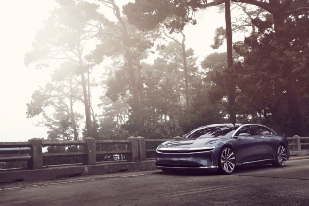 Lucid Motors представи най-евтината версия на своя електромобил Lucid Air: мощност 480 конски сили, пробег 650 км и цена едва  900