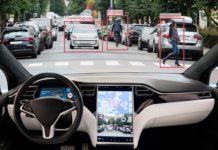 Нови интересни клипове показват уменията на бета версията на автопилота на Tesla