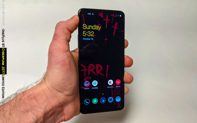 Разопаковане на OnePlus 8T Cyberpunk 2077 Edition – произведение на изкуството