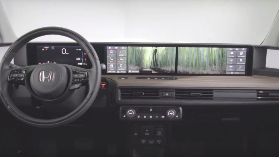 Mercedes ще представи ултра широк Hyperscreen екран за табло с AI на CES 2021