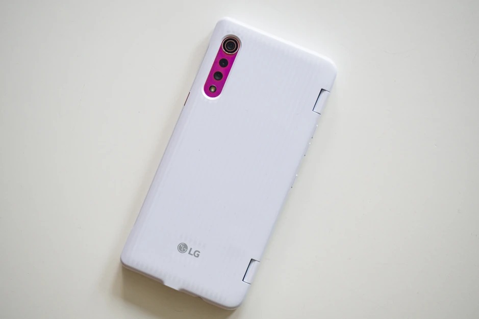Смартфонът LG Rollable с разтегателен екран може да струва 60