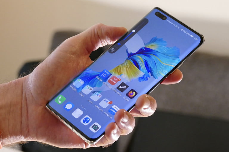 Прероденият скрит контрол на Huawei за звука на Mate 40 Pro показва бъдещето при управлението на смартфоните