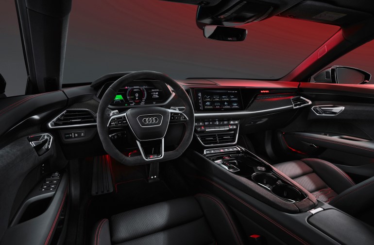 Audi представи електромобила e-tron GT: почти 500 км пробег и начална цена 99 800 евро
