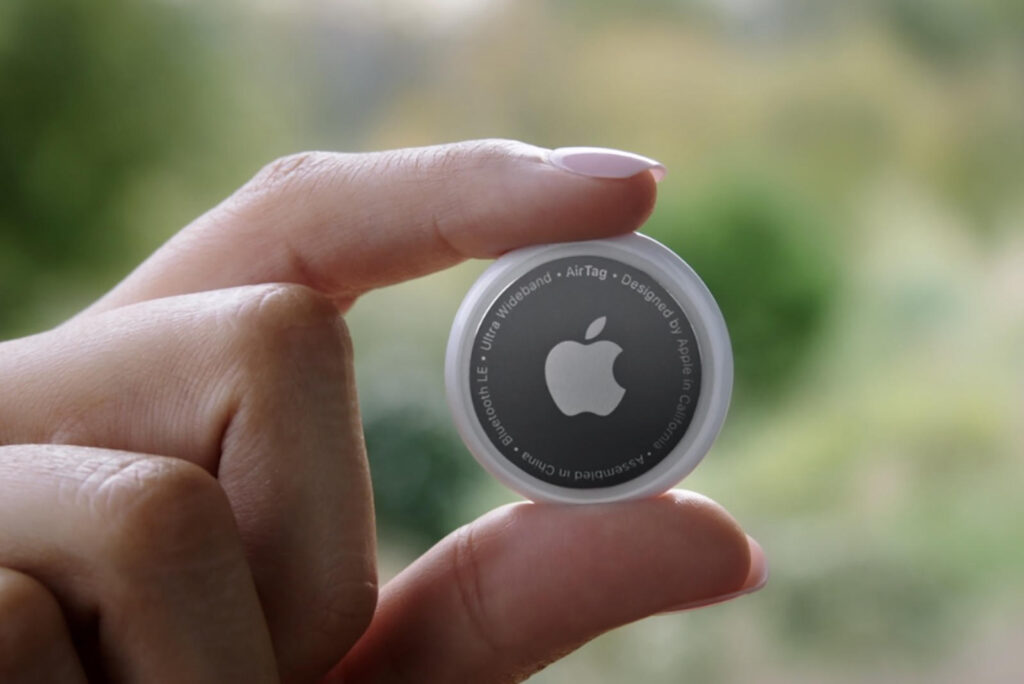 Apple най-накрая пусна AirTags, нов цвят на iPhone 12 / 12 mini и други ъпдейти