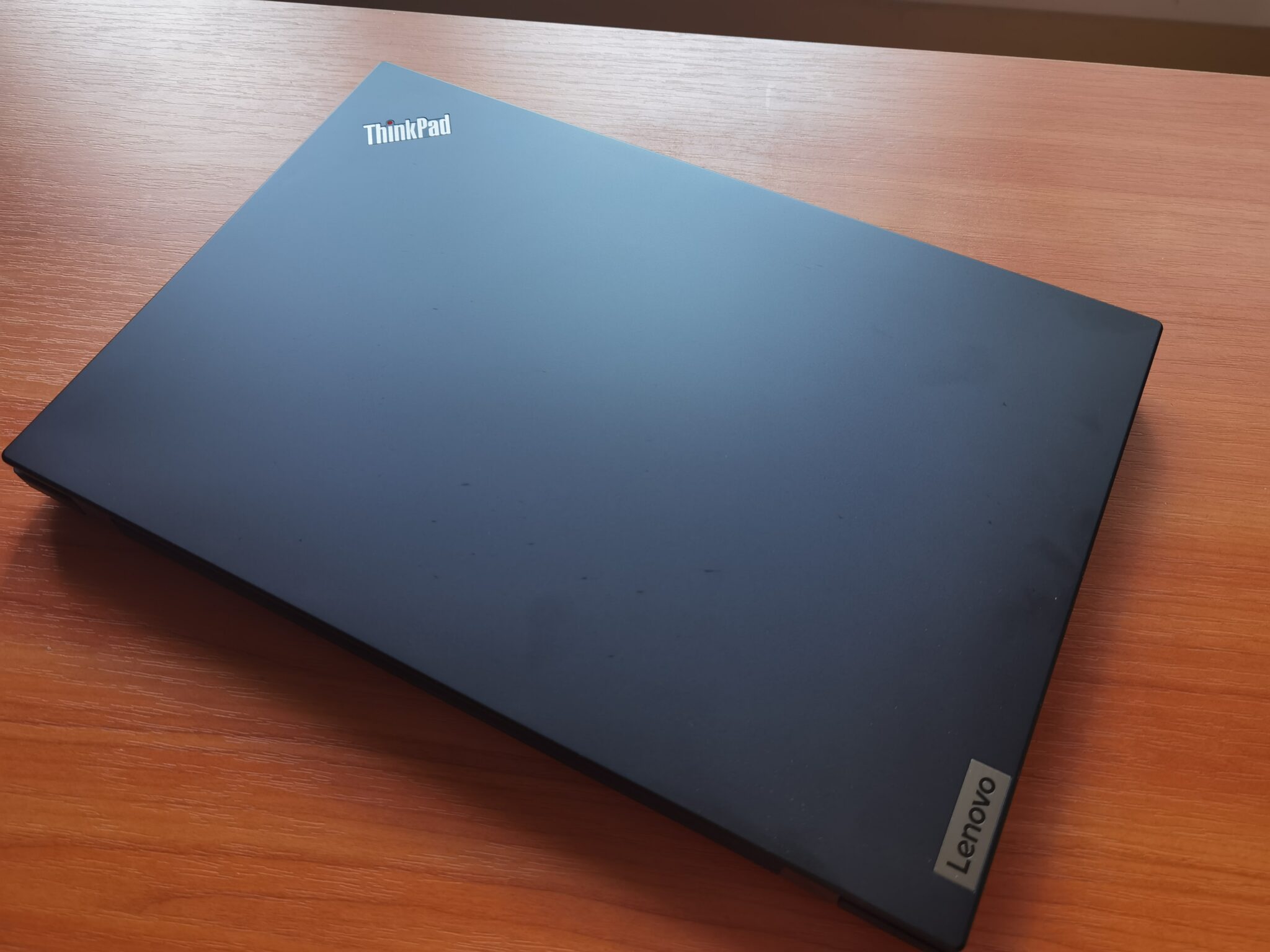 Lenovo ThinkPad T15p Gen 1 – добрият стар бизнес дух се връща на сцената