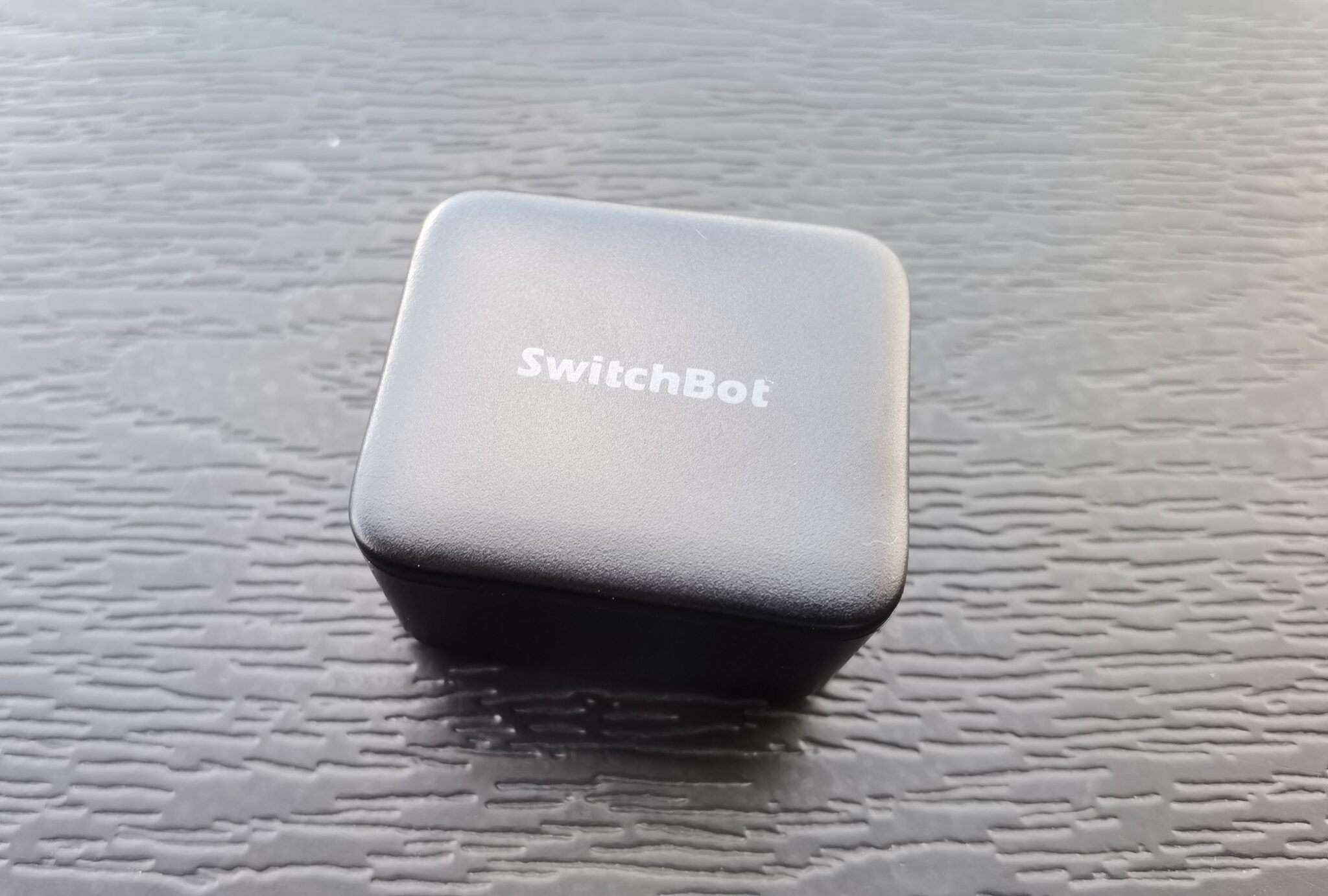 SwitchBot може да направи всички стари устройства „умни“