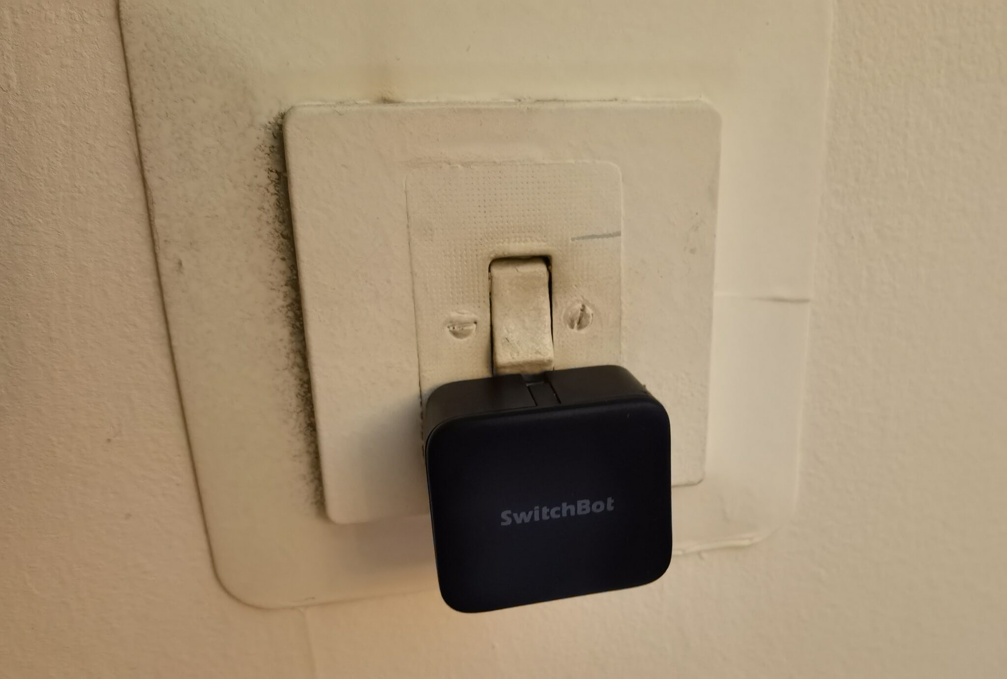 SwitchBot може да направи всички стари устройства „умни“