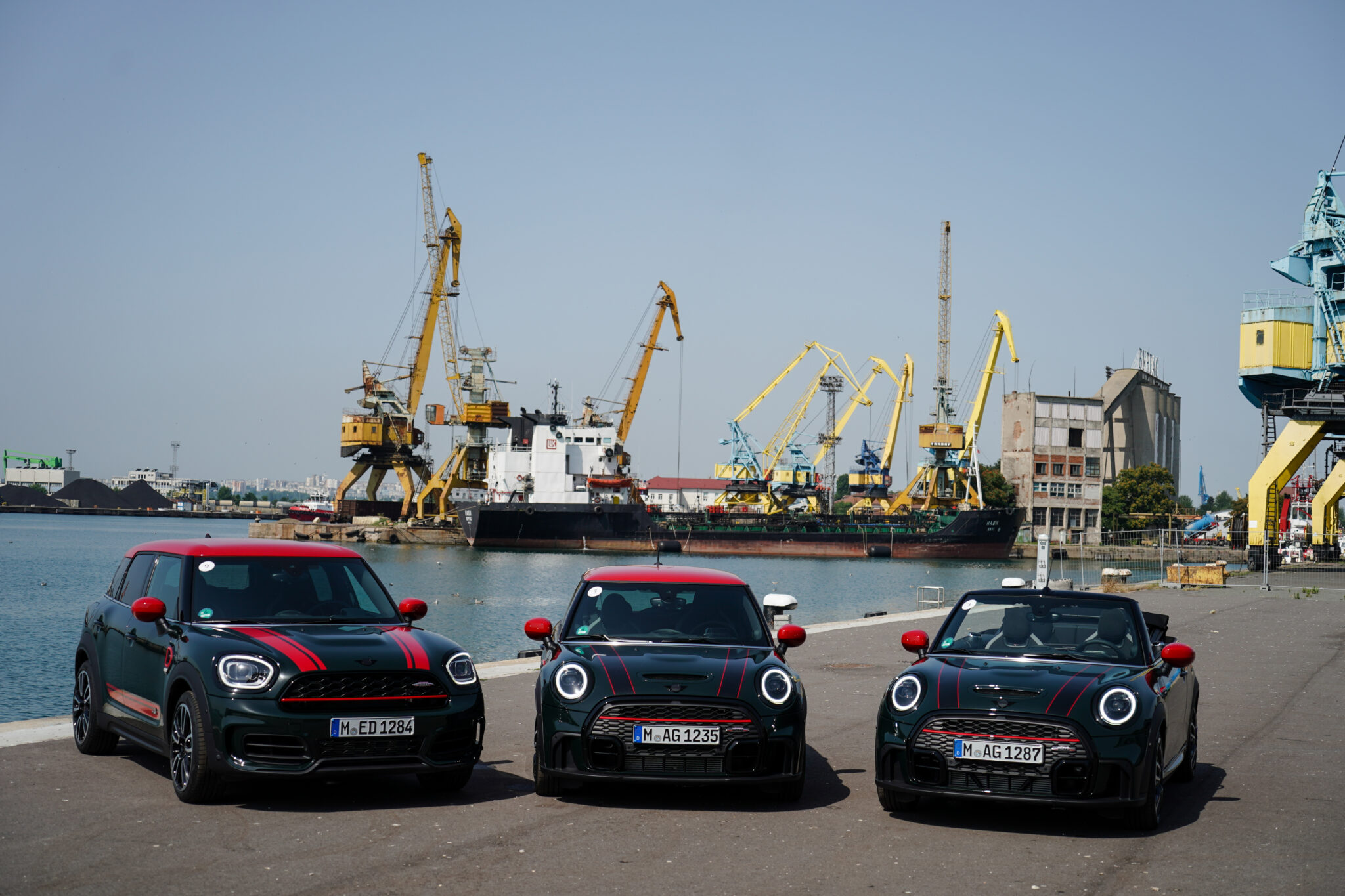 Новите MINI Hatch, MINI Cabrio и MINI Countryman дебютираха в България