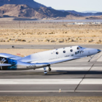 На живо: Първият космически полет на Virgin Galactic със сър Ричард Брансън на борда